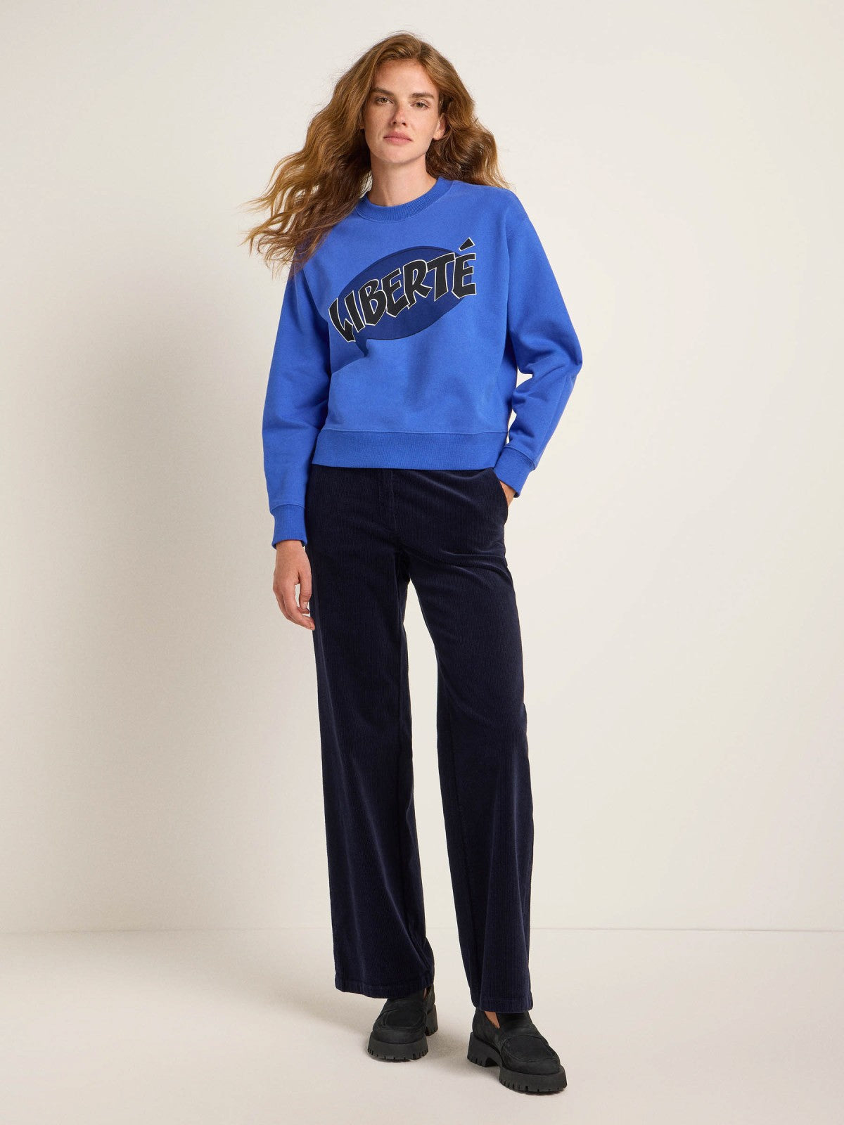 Statement Sweatshirt GOTS aus Bio-Baumwolle in electric blue