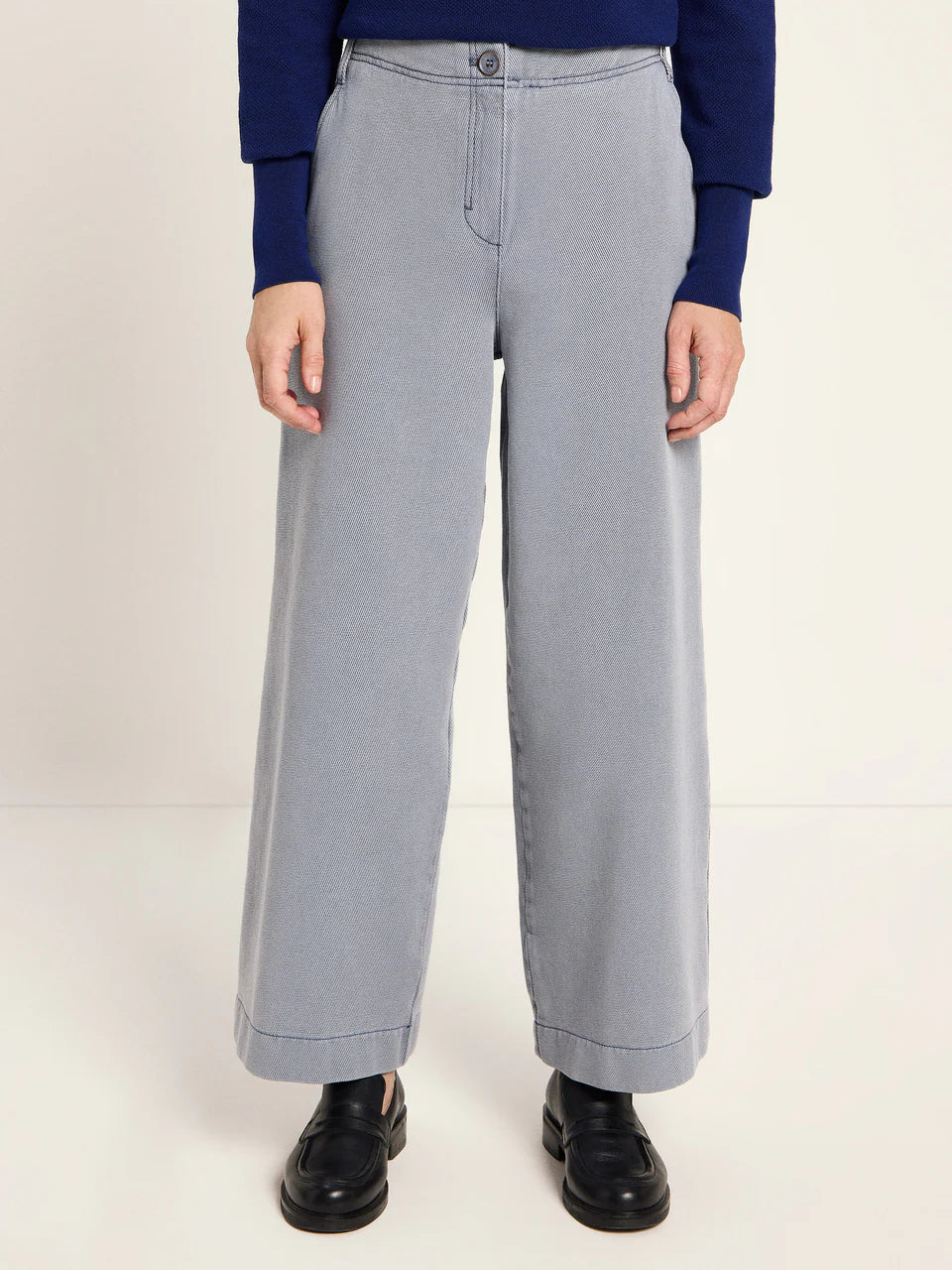 VERKÜRZTE HOSE aus Bio-Baumwolle und TENCEL™