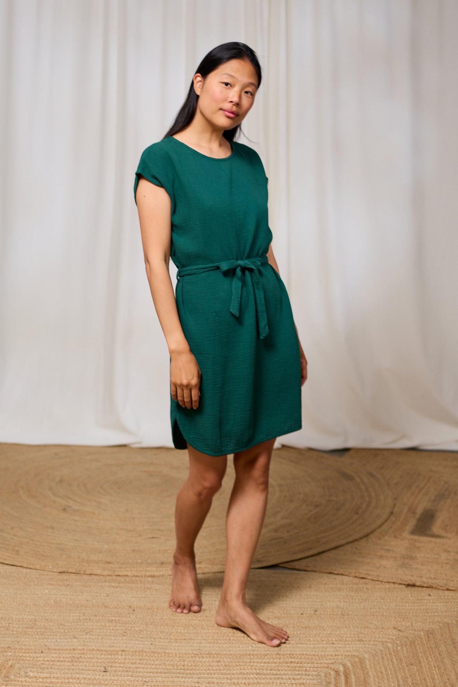 Grünes Kleid aus Bio-Baumwolle – nachhaltiges Sommerkleid