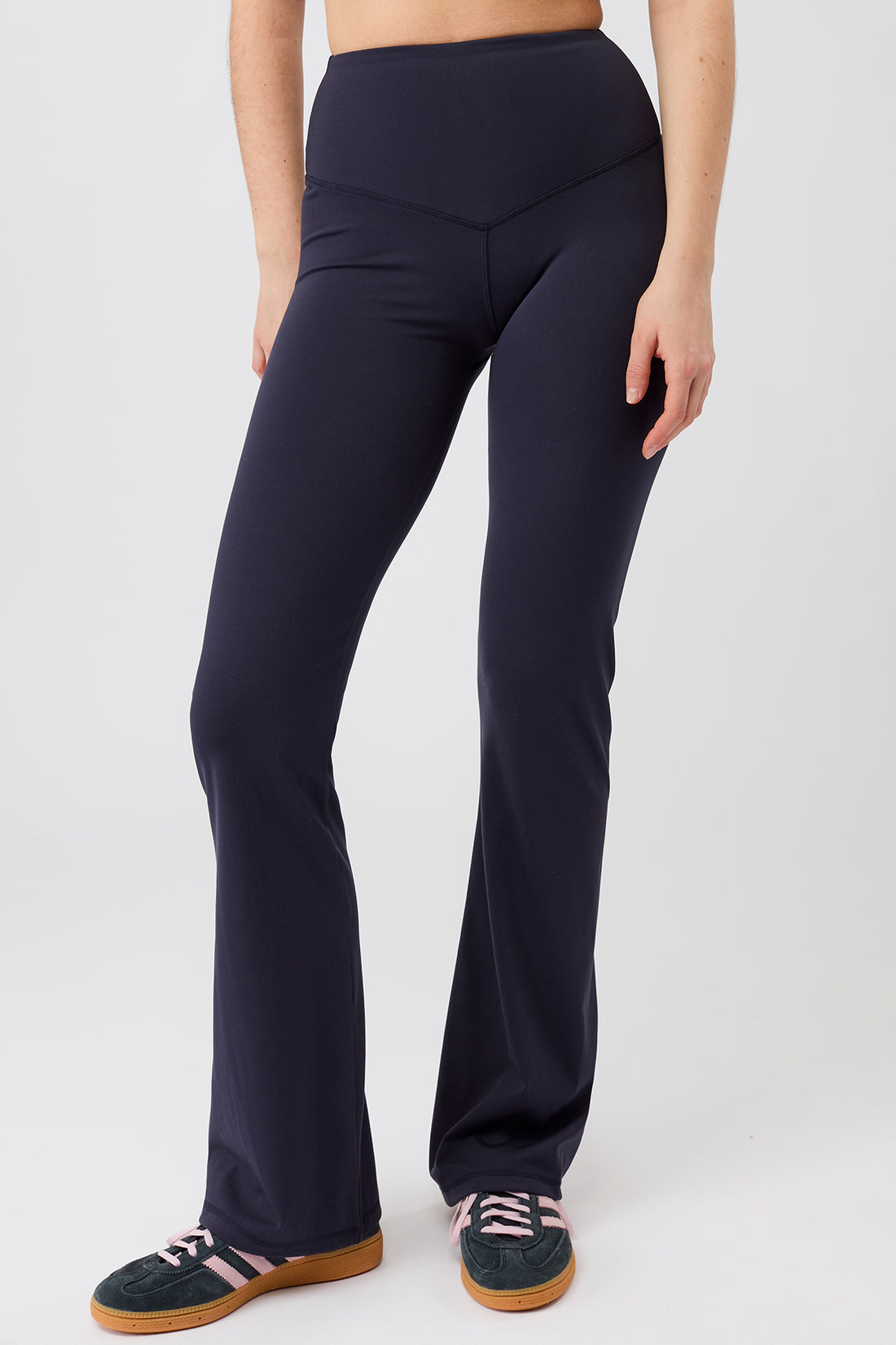 HOSE SPORTS FLARED Performance Pants mit ausgestelltem Bein