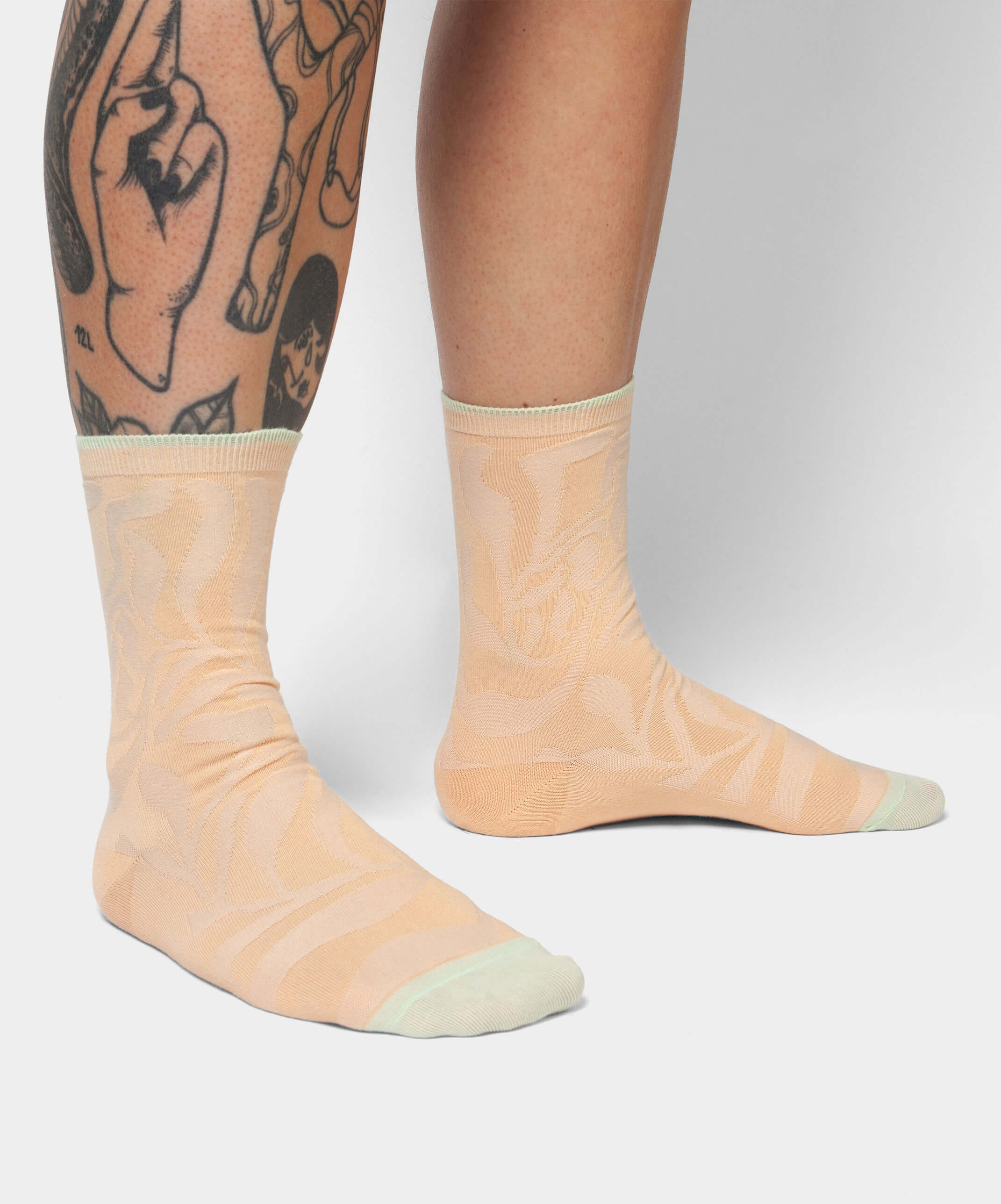 Crumpled Peach – Bunte Damensocken mit Motiv