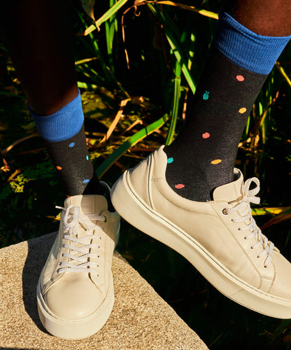 Neon Dots – Bunte Socken mit Punkte Motiv