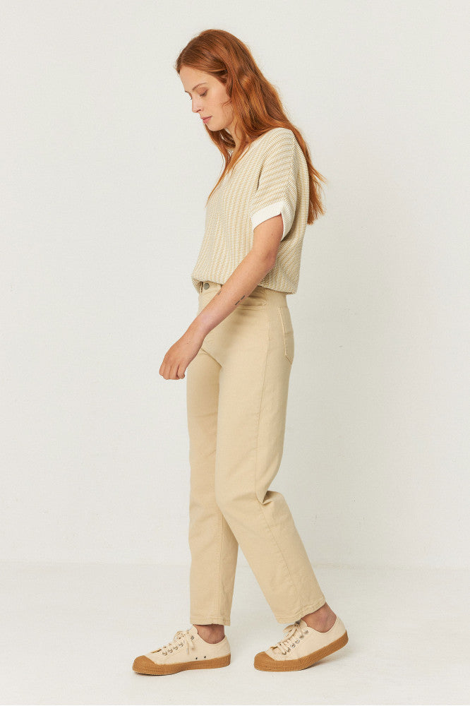 ANIA TROUSER in Sand – Gerade geschnittene Hose mit Taschen