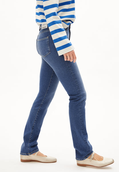 CARENAA in cenote – Klassische Jeans Straight Leg Mid Waist aus Bio-Baumwoll Mix