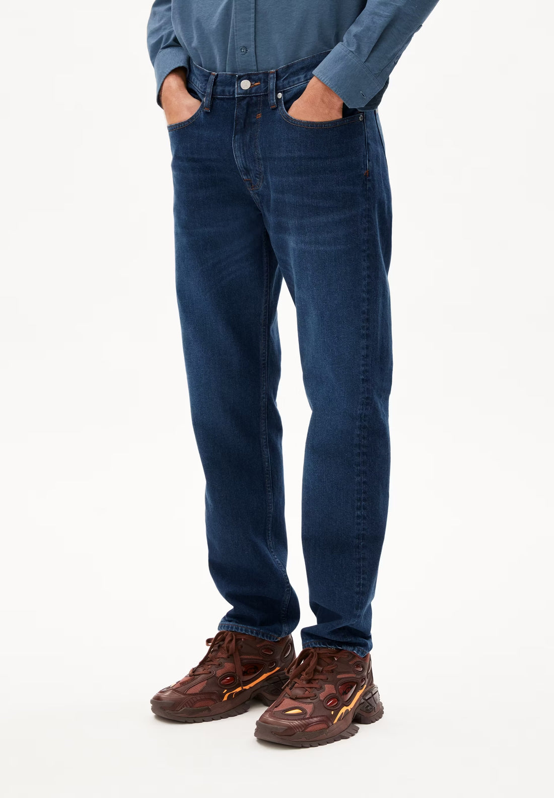 DYLAANO in shower – Komfortable Jeans Straight Leg Mid Waist aus recycelter Baumwolle