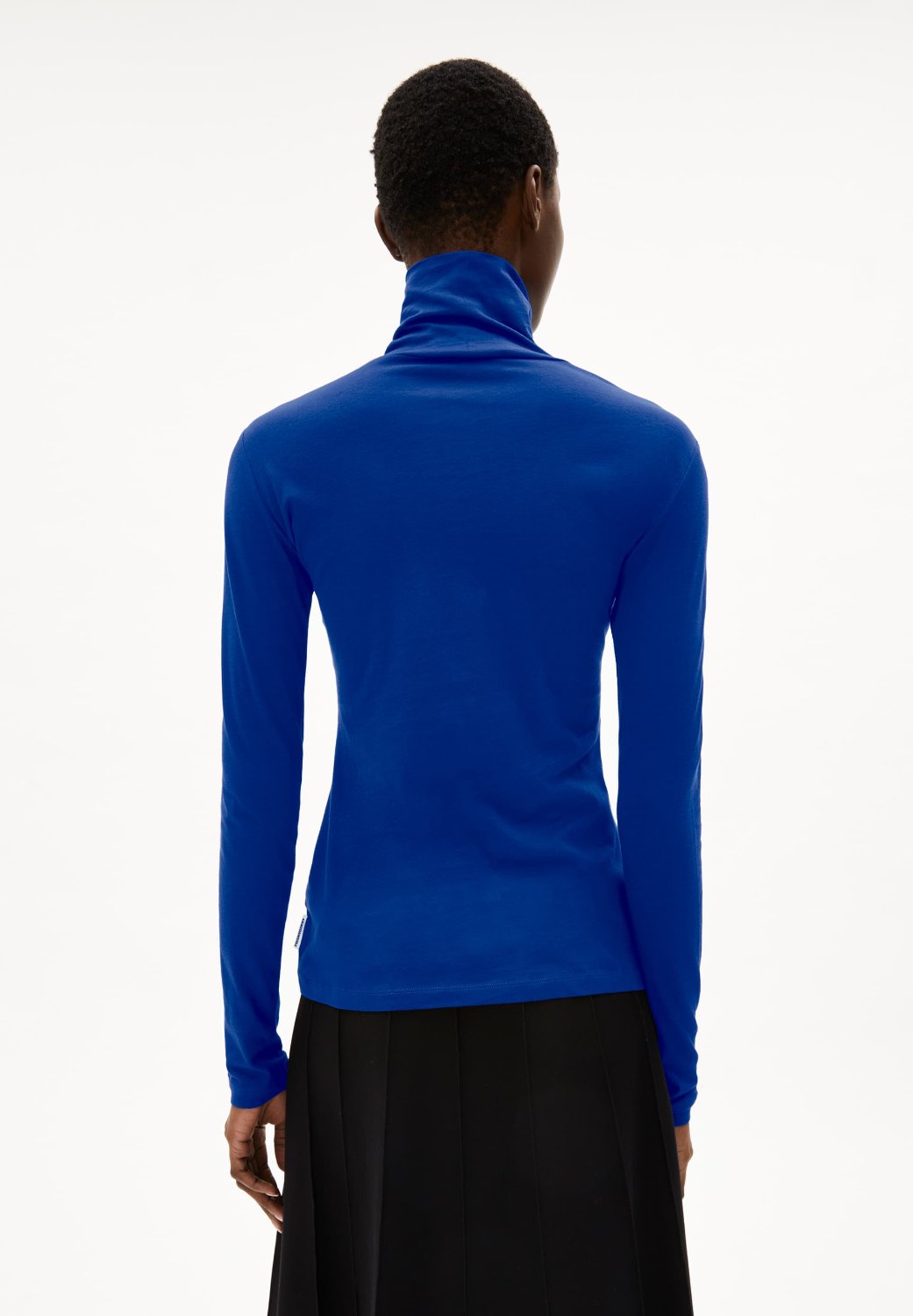 GRAZILIAA SOFT IN LAPIS BLUE – LONGSLEEVE SLIM FIT AUS BIO-BAUMWOLLE